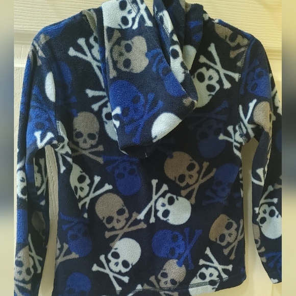 Kidgets Boy 3T Skull and Crossbones Fleece Jacket - Picture 4 of 6